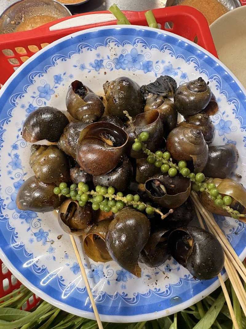 Ốc bươu nướng tiêu xanh